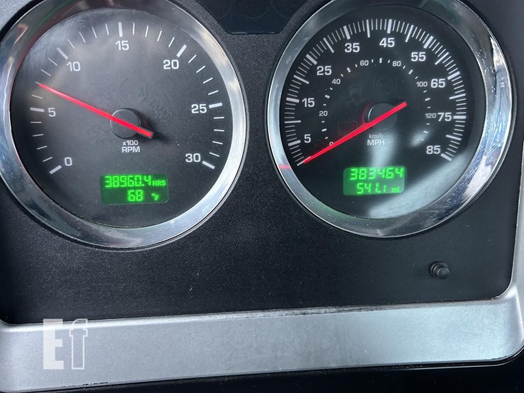 2014-kenworth-t600-image-16