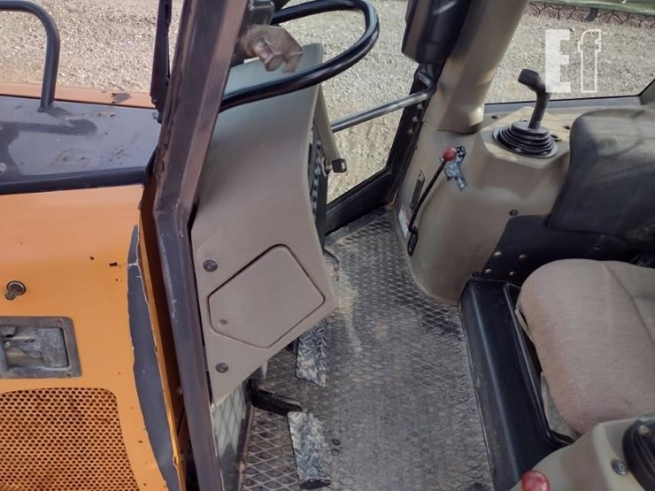 2012-case-850l-xlt-image-12