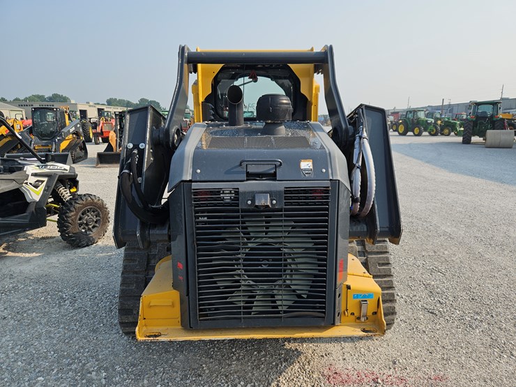 2020-deere-333g-image-18