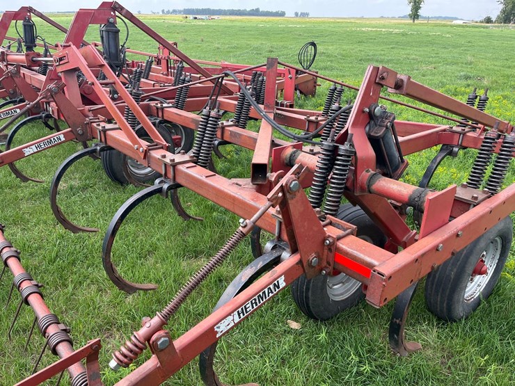case-ih-5600-image-19