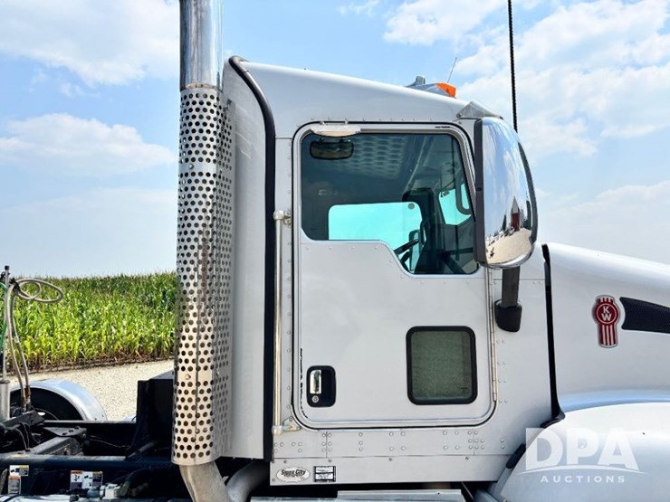 2014-kenworth-t660-image-62
