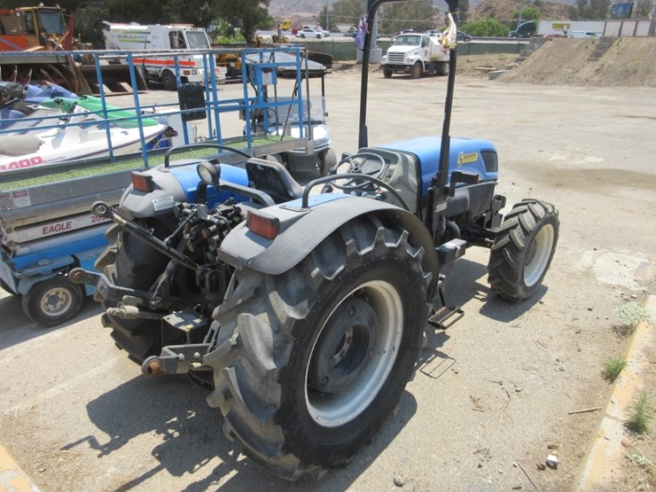 new-holland-t4050f-image-3