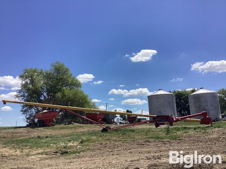 westfield-mkx-100-73-10-x-73'-swing-away-hopper-auger-image-4