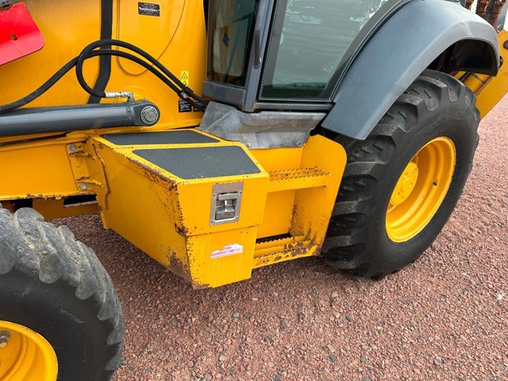 2018-deere-310sl-image-15