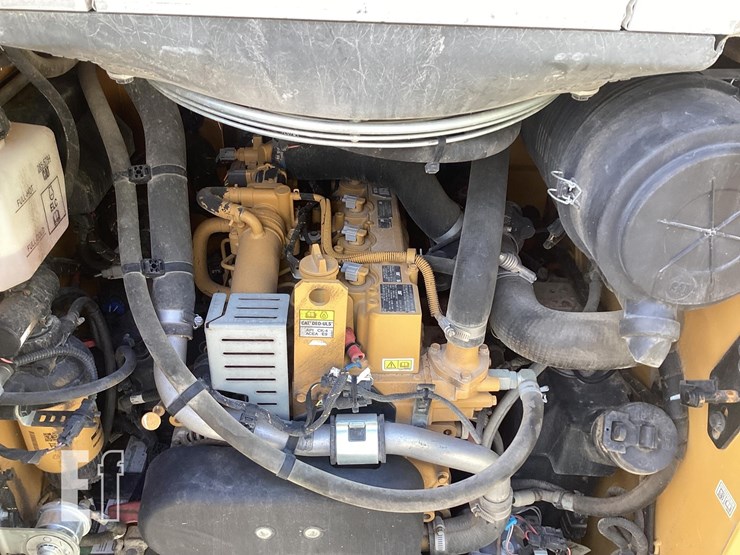 2021-caterpillar-262d3-image-11