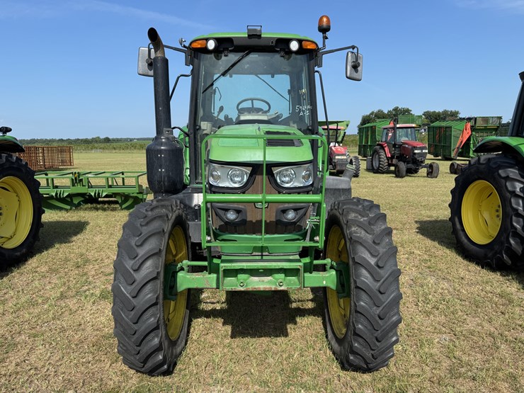 2016-john-deere-6110m-image-3