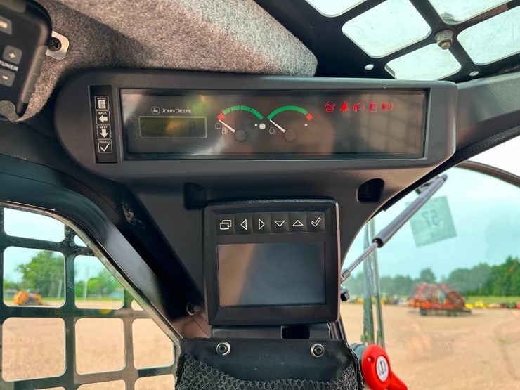 2023-deere-317g-image-41