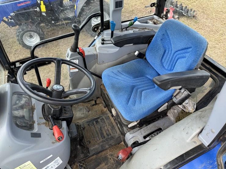 new-holland-boomer-47-image-8