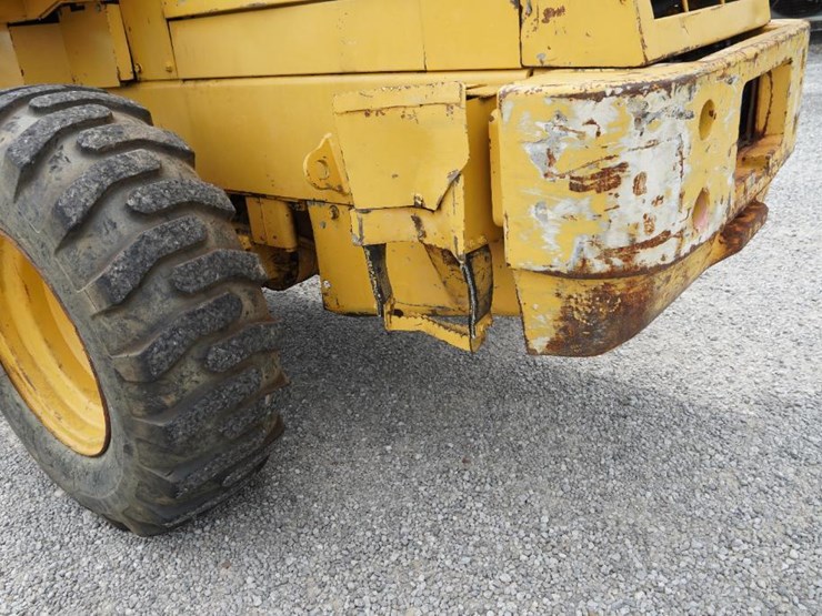 deere-444g-image-50