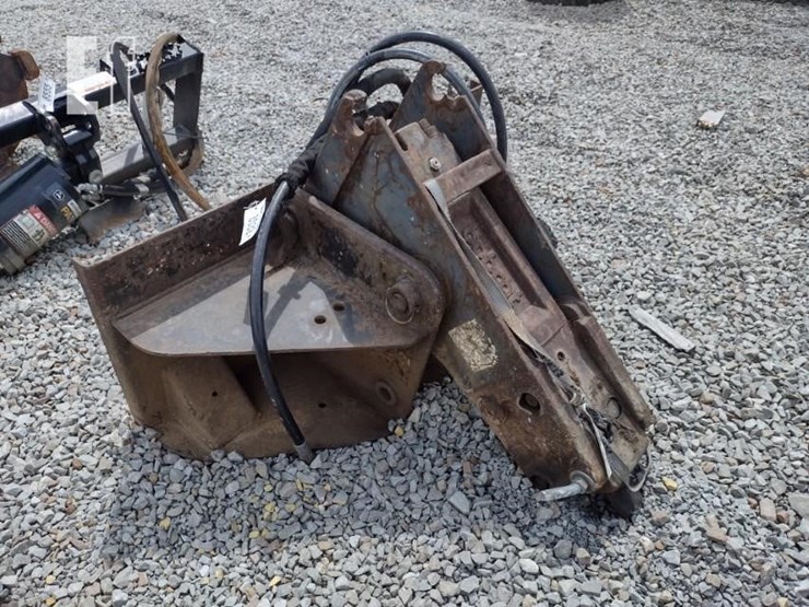 bobcat-2560-breaker-image-6
