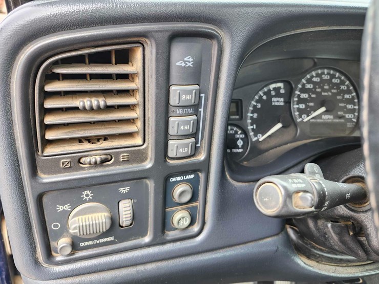 2002-chevrolet-silverado-1500-image-12