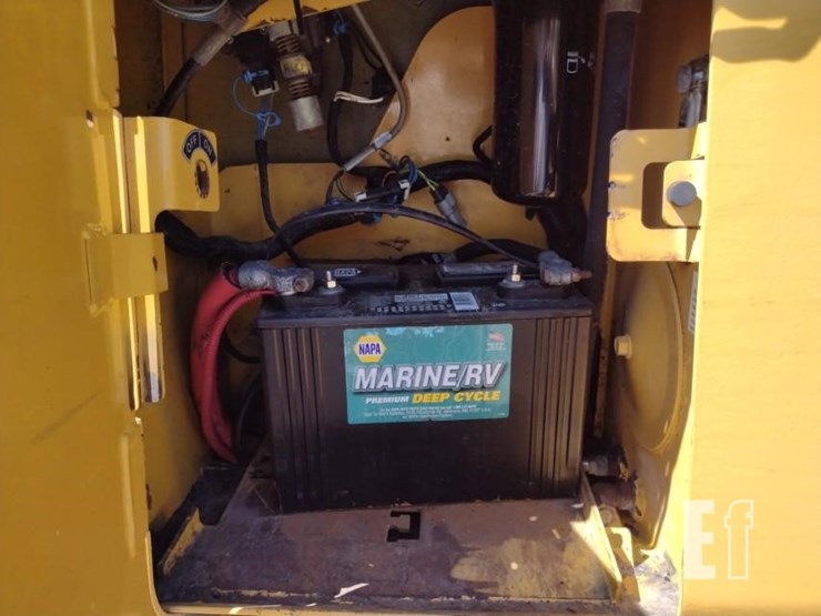 2004-deere-650h-image-40
