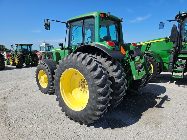 2005-john-deere-7520-image-11