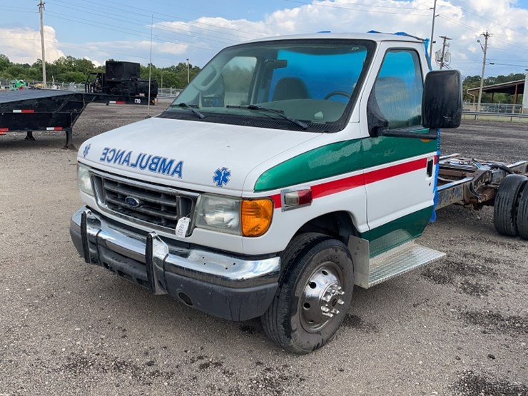 2006-ford-e450-image-1
