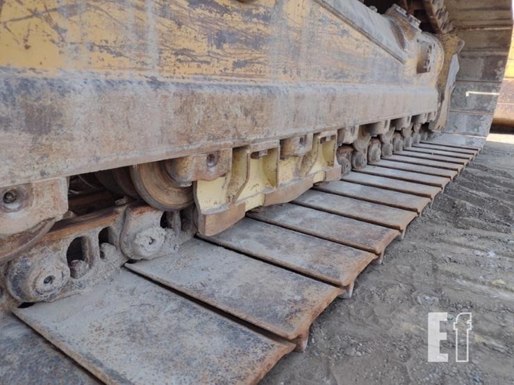 2010-caterpillar-d6n-lgp-image-35
