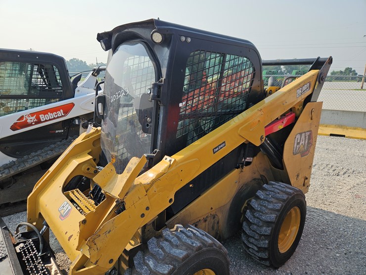 2020-caterpillar-262d3-image-12