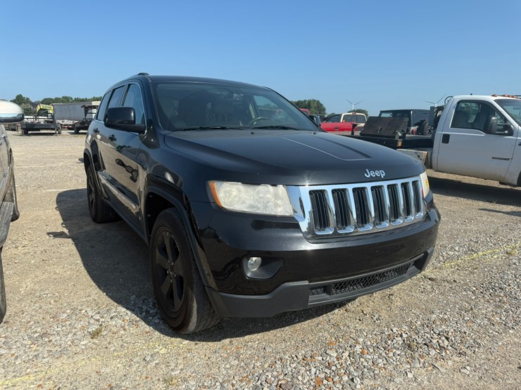 2013-jeep-grand-cherokee-image-2