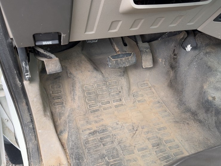 2010-ford-f450-image-19