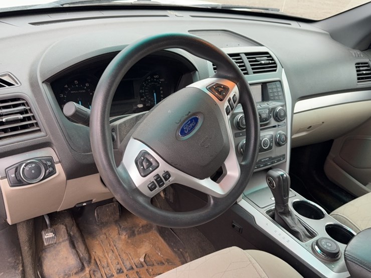 2013-ford-explorer-image-17