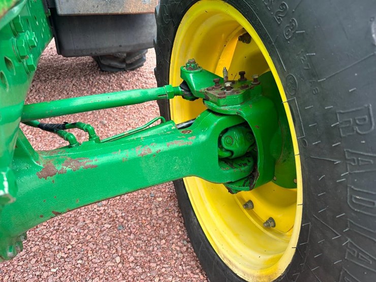 1996-john-deere-7400-image-35
