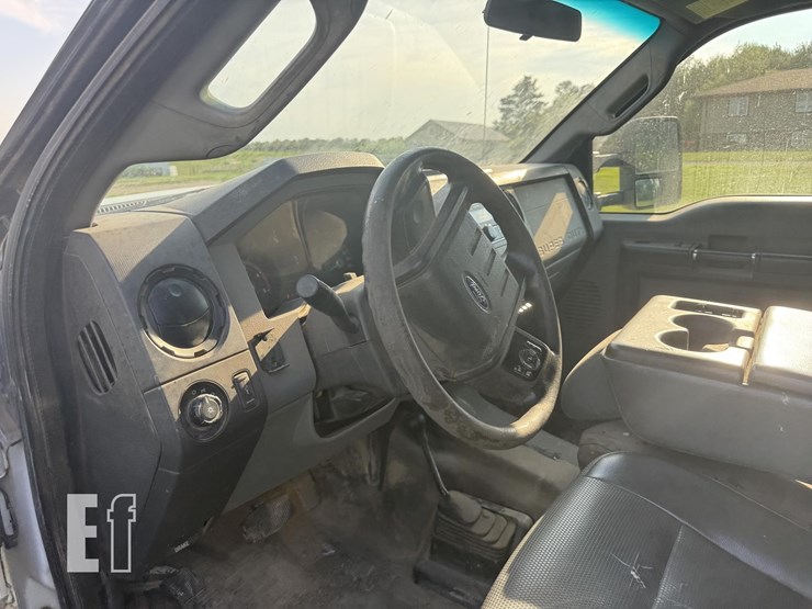 2013-ford-f550-image-16
