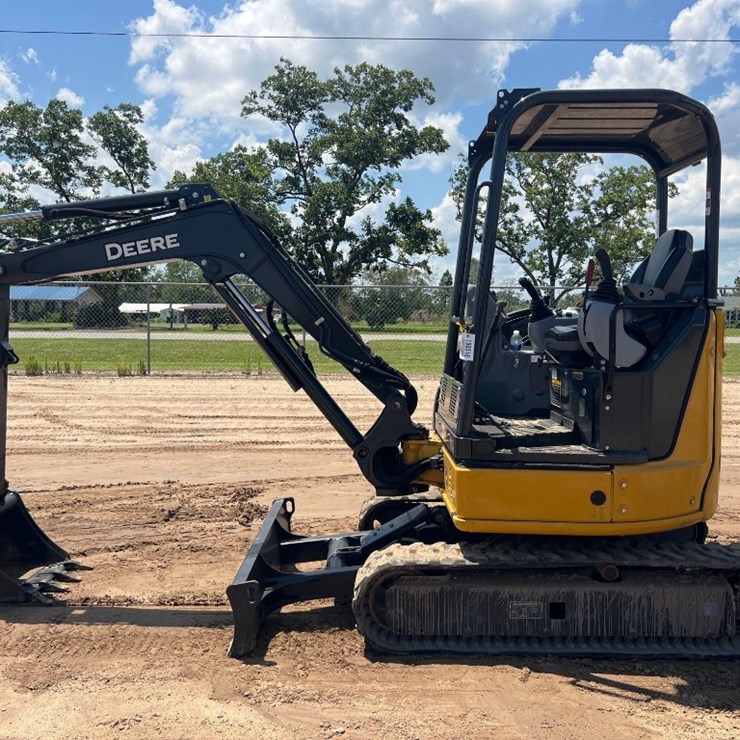 2023 DEERE 30G
