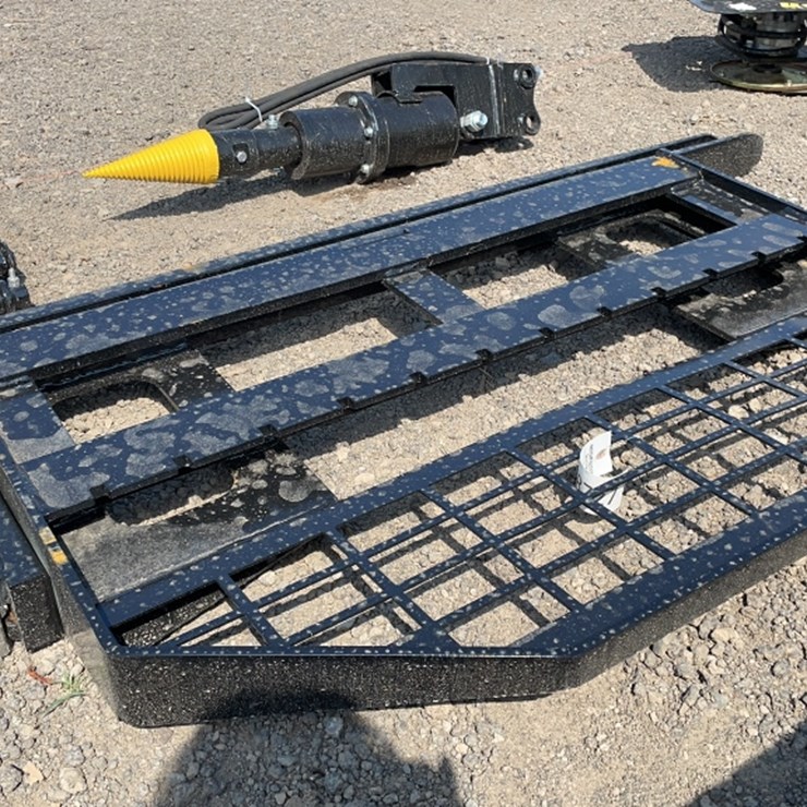 #1051 • GIYI 60" SKID STEER PALLET FORKS