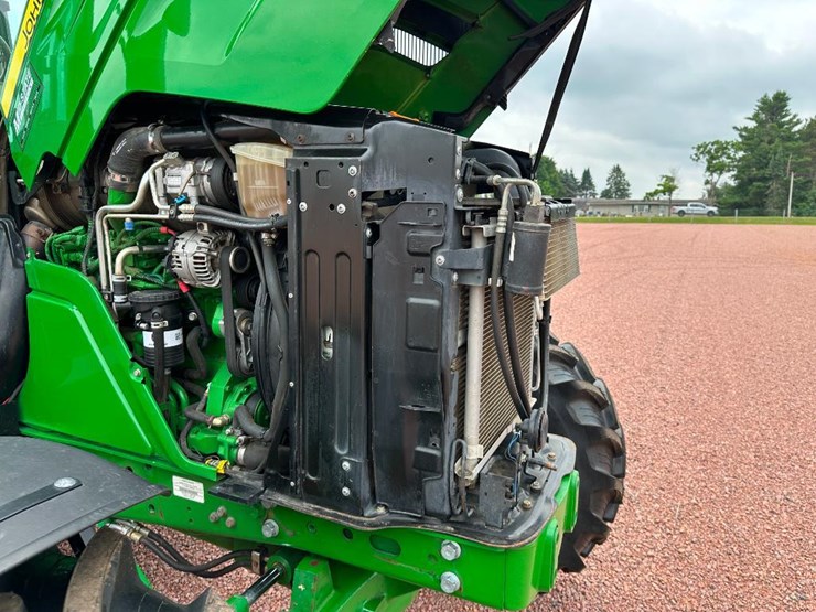 2014-john-deere-6115m-image-43