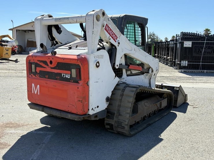 2018-bobcat-t740-image-3