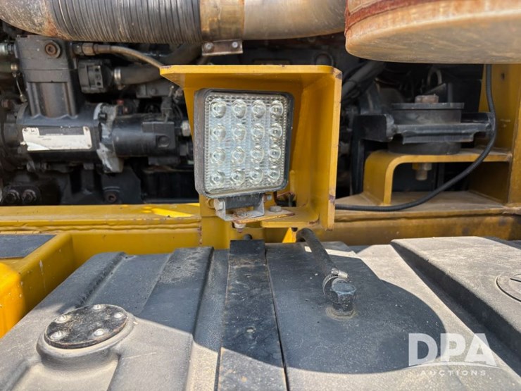 2006-john-deere-8-image-35