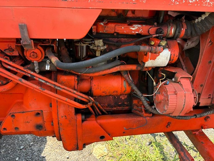 allis-chalmers-160-tractor-image-13