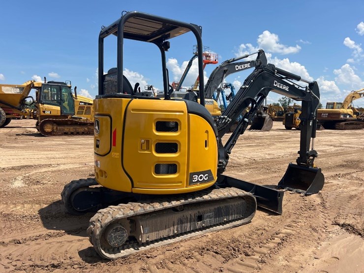 2023-deere-30g-image-4