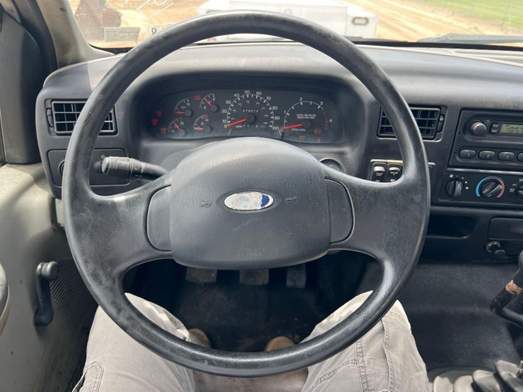 2008-ford-f750-xl-image-39