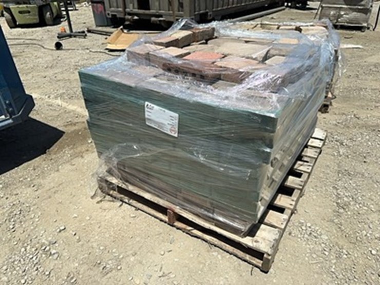 lot#-133-pallet-of-paver-stones-image-1