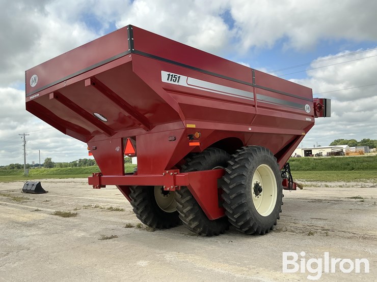 2021-j&m-1151-grain-cart-image-5