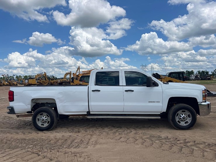 2016-chevrolet-silverado-2500-image-5