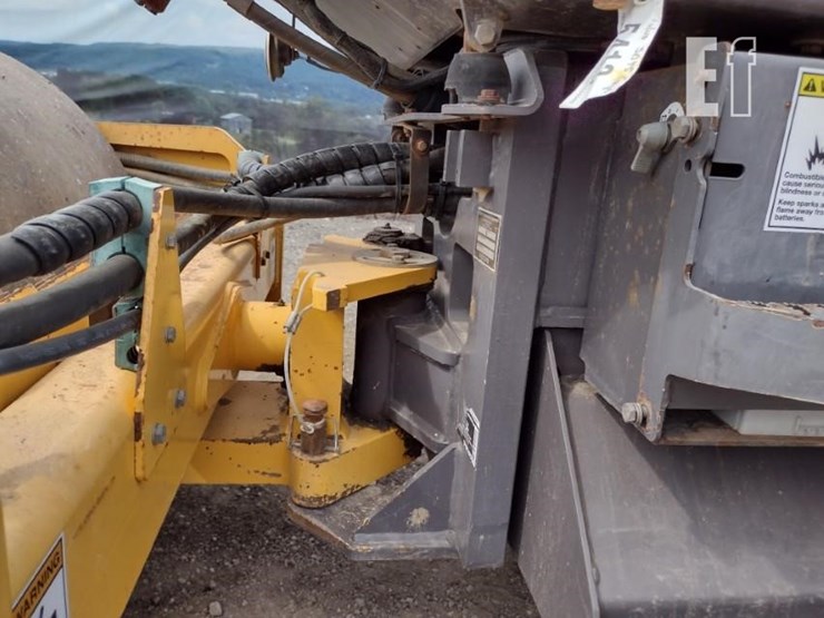 2014-volvo-sd45-image-12