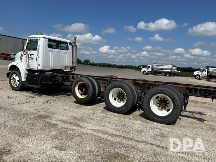 2000-international-8100-image-16