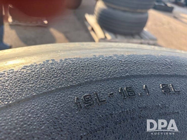 implement-tire-(dr11907)-image-10