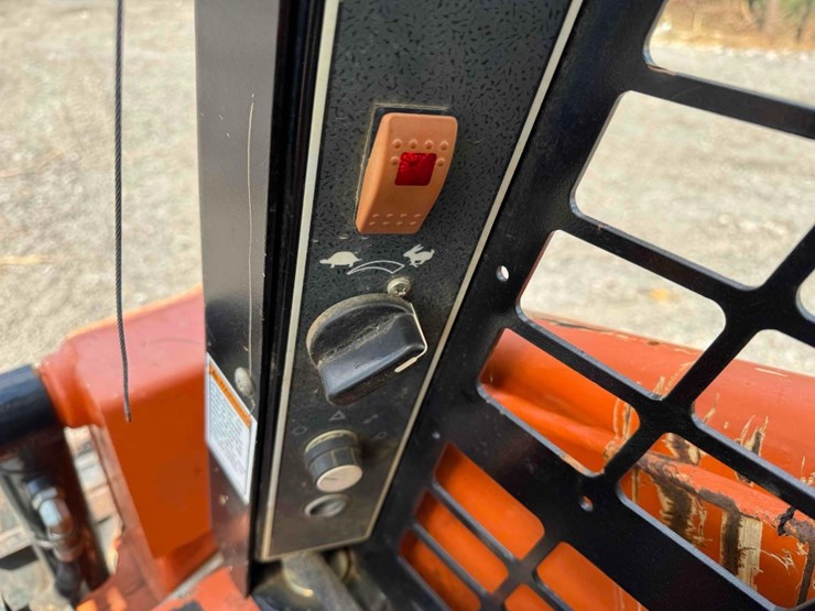 2019-gehl-rt105-image-54