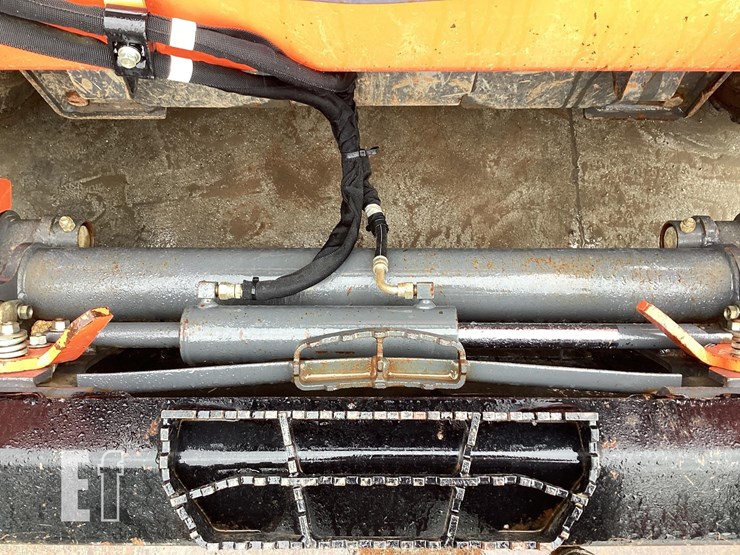2017-kubota-ssv65-image-10