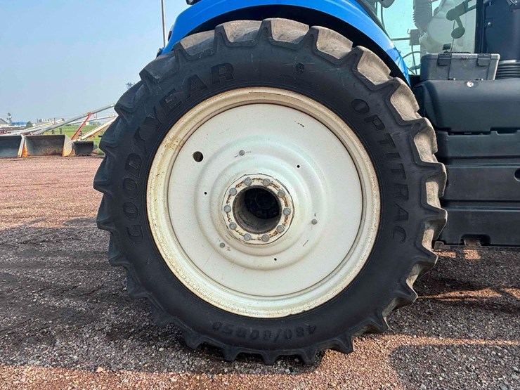 2012-new-holland-t8.360-image-13