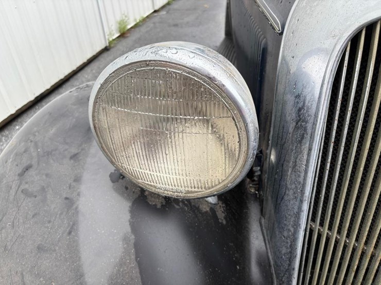 1933-deluxe-plymouth-six-car-w/title-image-35
