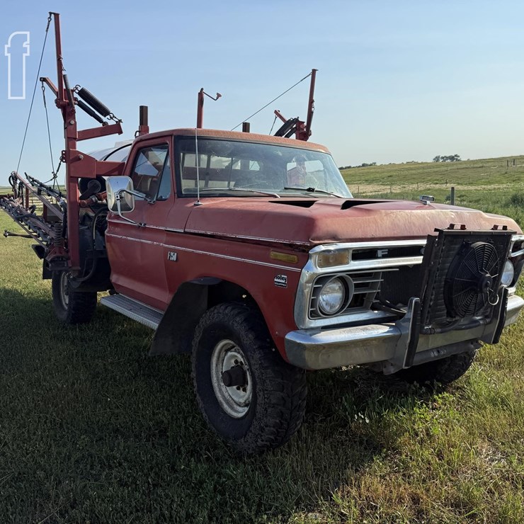 1975 FORD F250