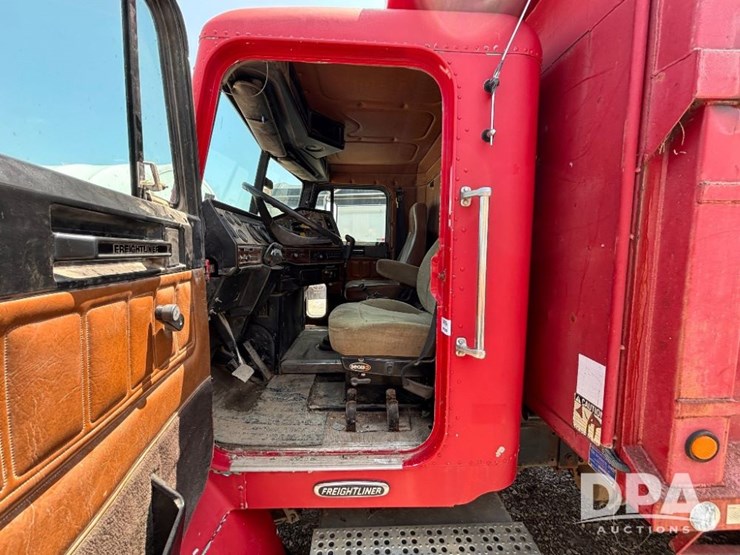 1997-freightliner-fld112-image-72
