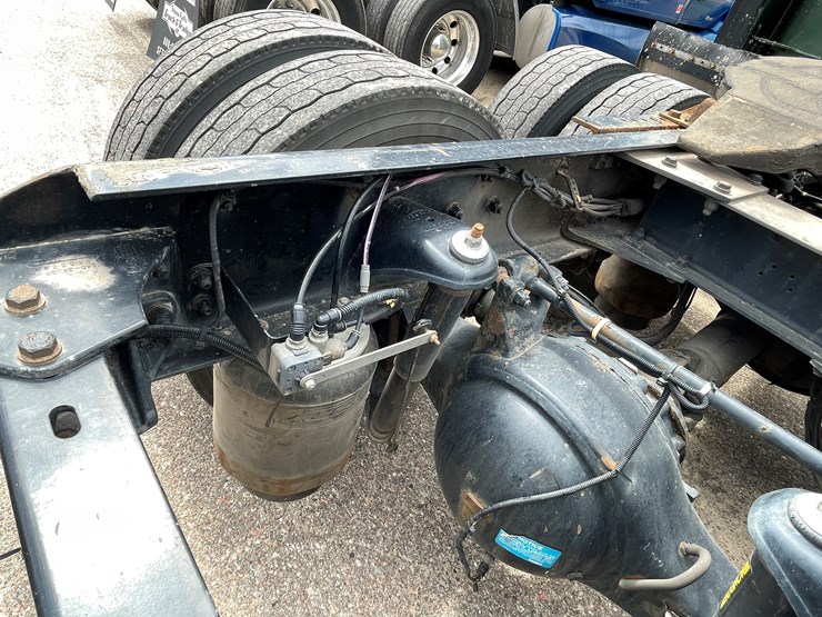 2018-kenworth-t680-image-25