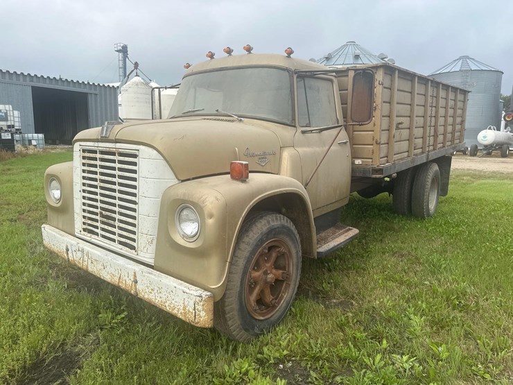 1971-international-loadstar-image-1