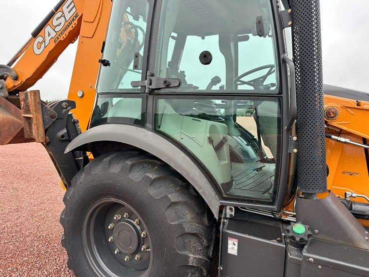 2019-case-580sn-image-11