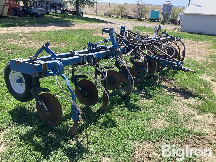 9-shank-folding-anhydrous-applicator-image-10