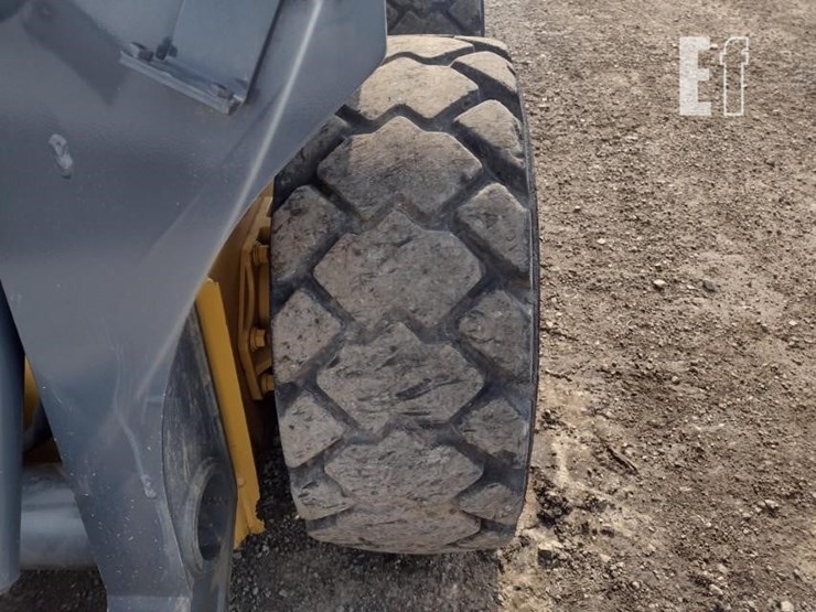 2020-deere-324g-image-20